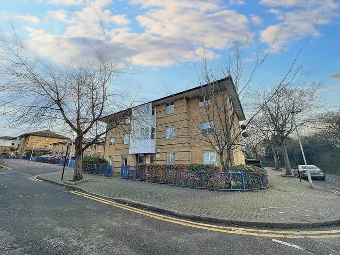 1 Bedroom Flat To Rent In Peverel, Beckton, E6