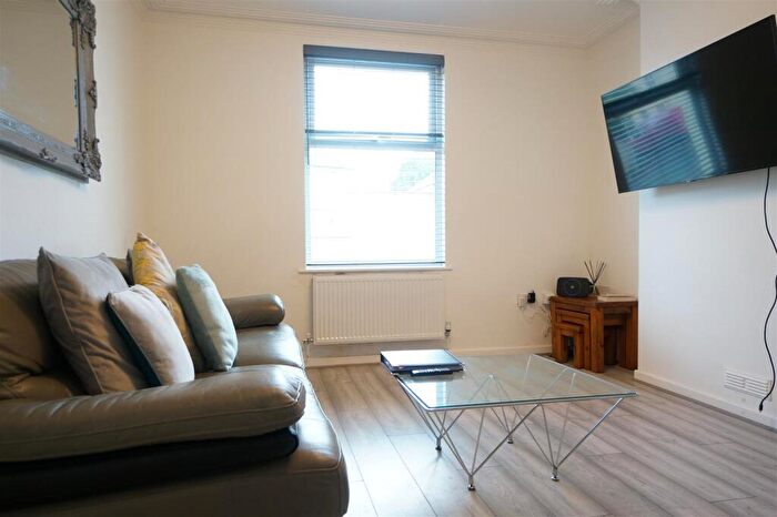 4 Bedroom House To Rent In William Street, Bangor, LL57