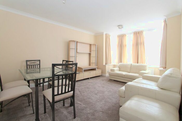3 Bedroom Flat To Rent In Montgomery Road, Edgware, HA8