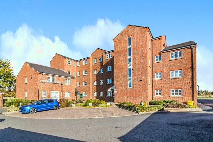 2 Bedroom Flat To Rent In Garden Court, Barnsley, South Yorkshire, S70