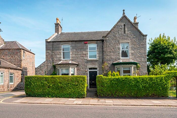 4 Bedroom Semi-Detached House To Rent In St Swithin Street, West End, Aberdeen, AB10