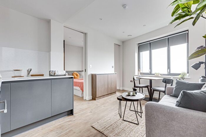 1 Bedroom Flat To Rent In College Road, Croydon, CR0