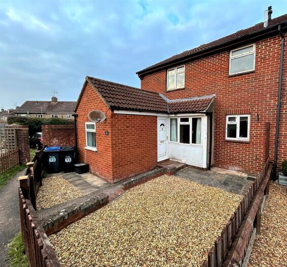 1 Bedroom Terraced House To Rent In Castlehaven Close, Chippenham, SN15