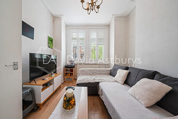 2 Bedroom Flat To Rent In Lyndhurst Road, Wood Green, London, N22