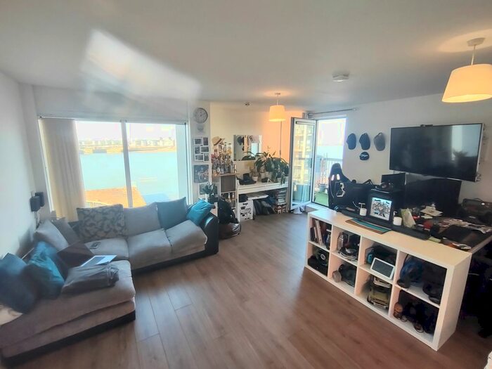 2 Bedroom Flat To Rent In Erebus Drive, London, SE28