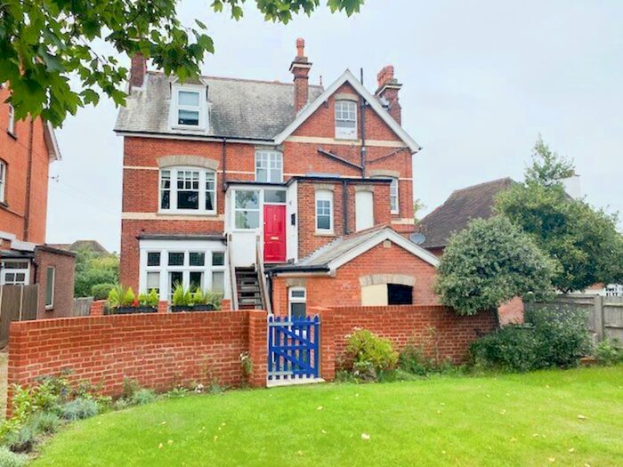 2 Bedroom Flat To Rent In London Road, Guildford, GU1