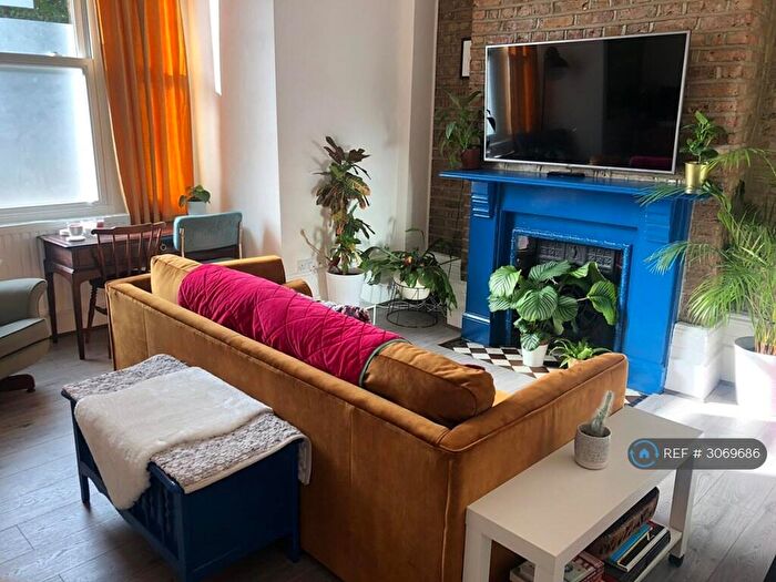 1 Bedroom Flat To Rent In Cecilia Road, London, E8