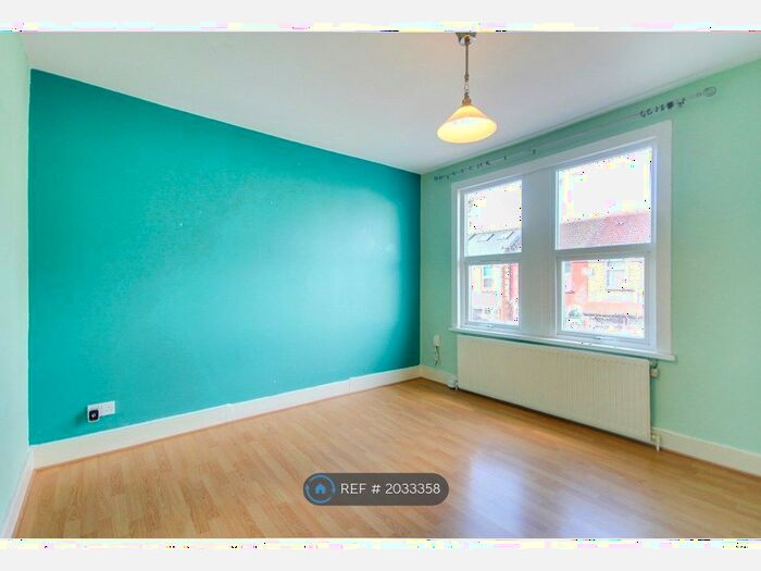 2 Bedroom Flat To Rent In Queens Road, London, E17