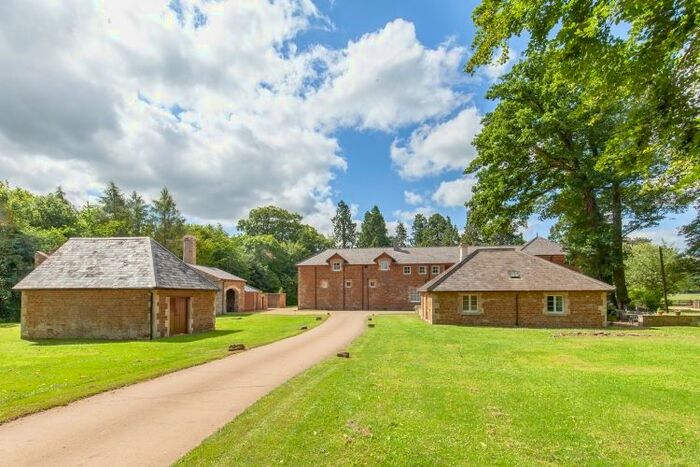 1 Bedroom Flat To Rent In Astrop Park, Kings Sutton, OX17