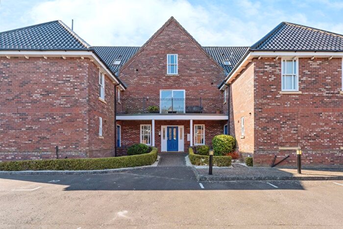 2 Bedroom Flat For Sale In Peacock Lane, Holt, NR25