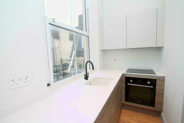 Flat To Rent In Kings Road, Brighton, BN1