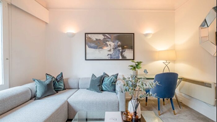 2 Bedroom Flat To Rent In Park Road, London, NW8