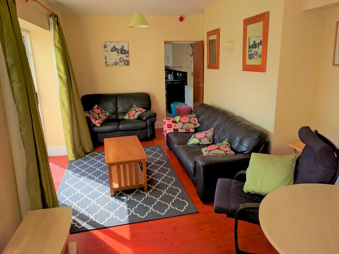 6 Bedroom Property To Rent In George Street, City Centre, Swansea, SA1