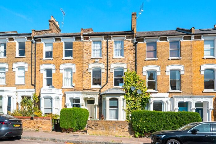 3 Bedroom Flat To Rent In Stradbroke Road, London, N5