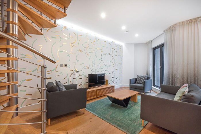 2 Bedroom Flat To Rent In Commercial Road, Aldgate, London, E1