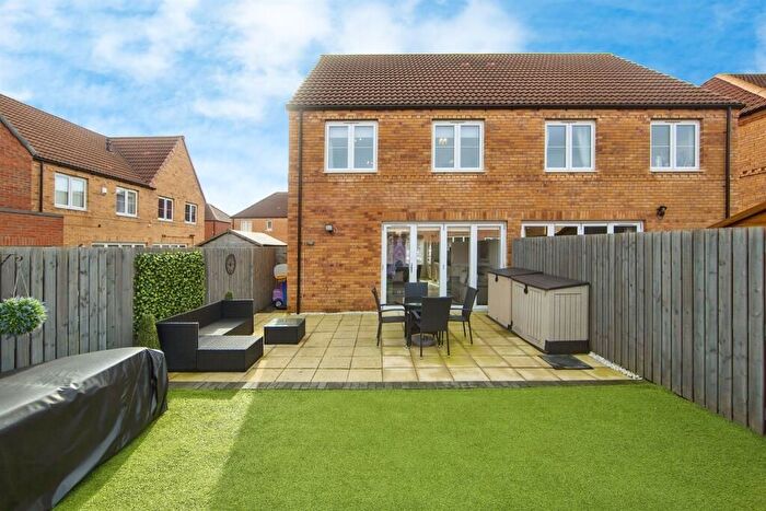 3 Bedroom Semi-Detached House For Sale In Green Shank Drive, Mexborough, S64