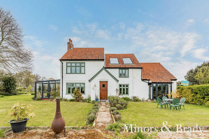 4 Bedroom Cottage For Sale In Common Lane, Thurne, NR29