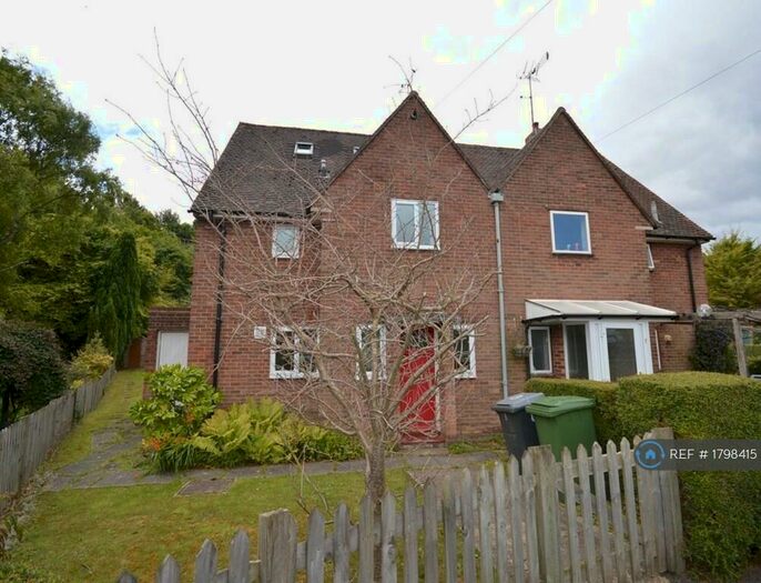 5 Bedroom Semi-Detached House To Rent In Somers Close, Winchester, SO22