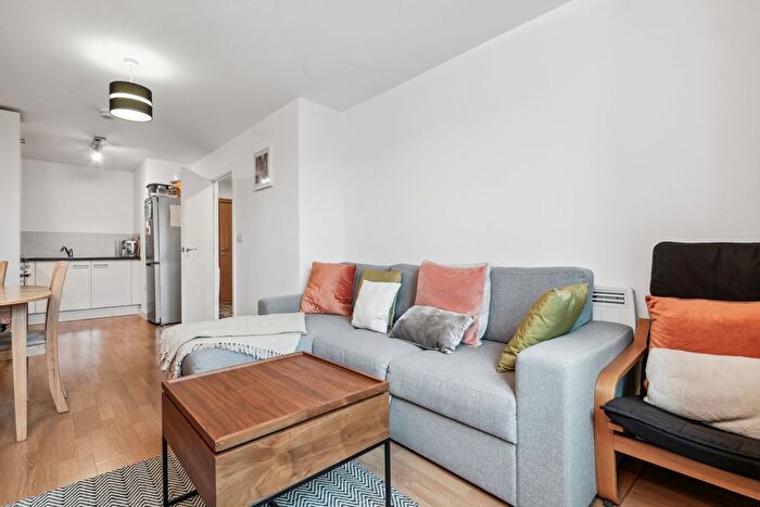 1 Bedroom Flat To Rent In Sheen House, Roehampton Lane, SW15