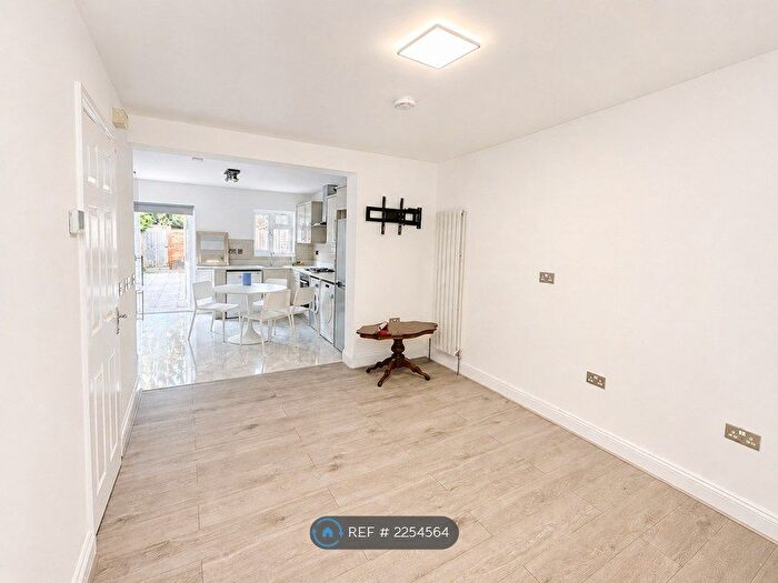 4 Bedroom Terraced House To Rent In Hanover Avenue, Feltham, TW13