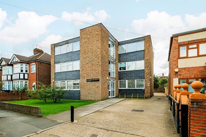 2 Bedroom Flat For Sale In Marlborough Road, Chingford, E4