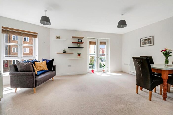 2 Bedroom Apartment For Sale In Stadium Approach, Aylesbury, HP21