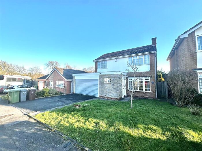 4 Bedroom House To Rent In Holbeche Road, Knowle, Solihull, B93