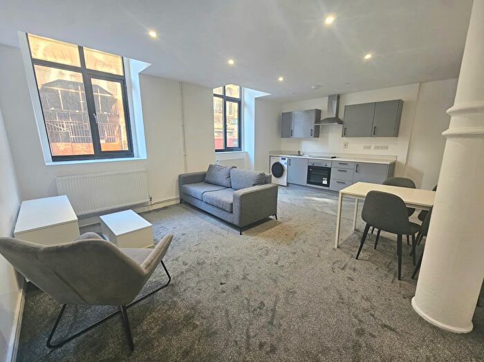 2 Bedroom Flat To Rent In Piccadilly, Bradford, BD1