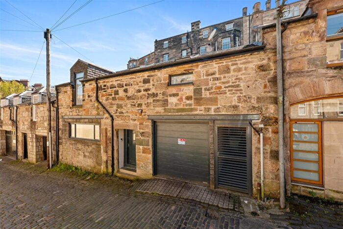 2 Bedroom Mews For Sale In Woodside Terrace Lane, Park, G3