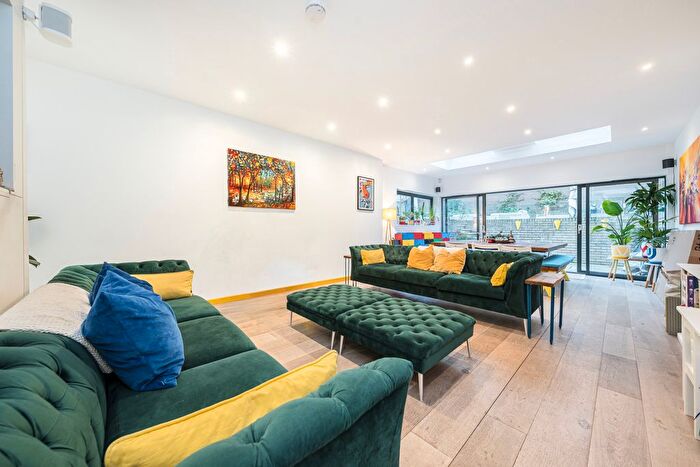 2 Bedroom Detached House To Rent In Stanley Street, London, SE8