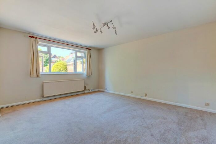 1 Bedroom Flat To Rent In Darlaston Road, London, SW19