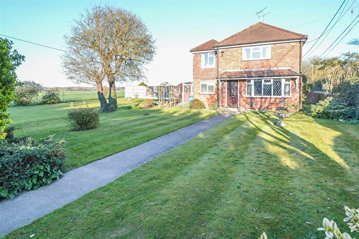 3 Bedroom Semi-Detached House For Sale In Billericay Road, Herongate, Brentwood, CM13