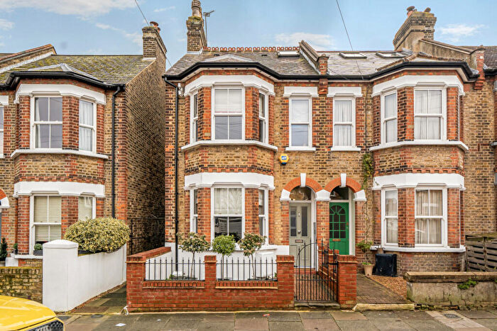 4 Bedroom End Of Terrace House For Sale In Bourne Road, Bromley, BR2