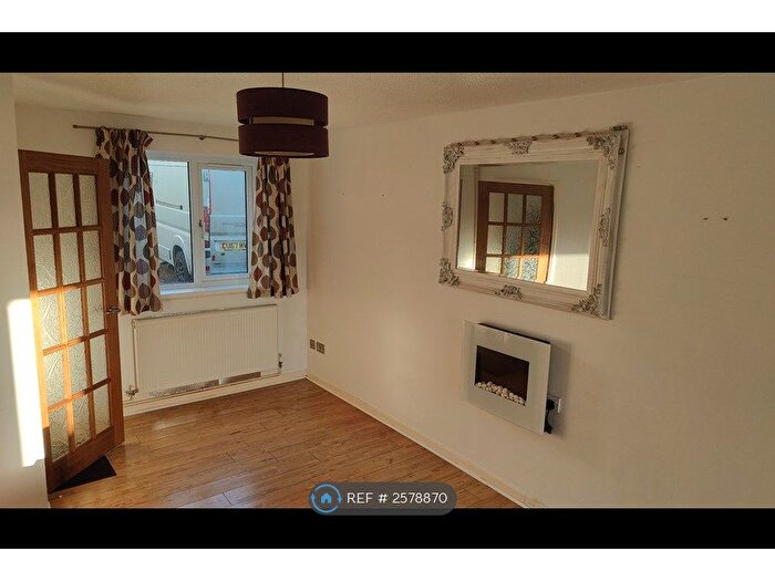 3 Bedroom Semi-detached House To Rent In Newton, Swansea, SA3