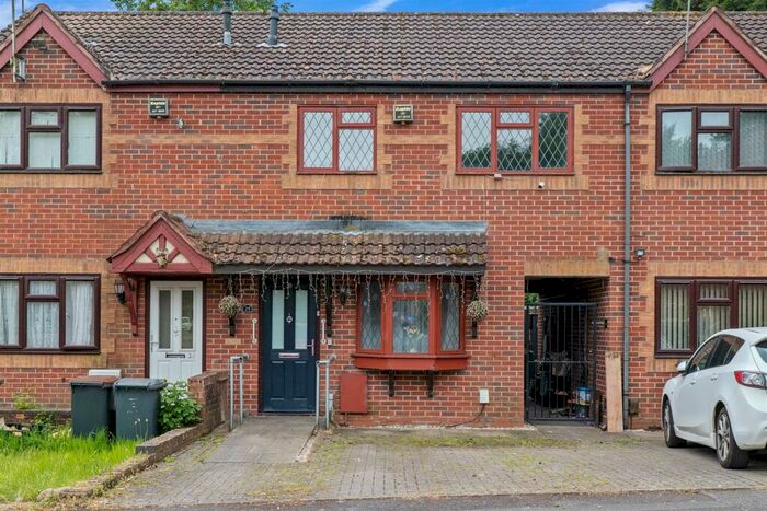 3 Bedroom Terraced House For Sale In Seeswood Close, Stockingford, Nuneaton, CV10