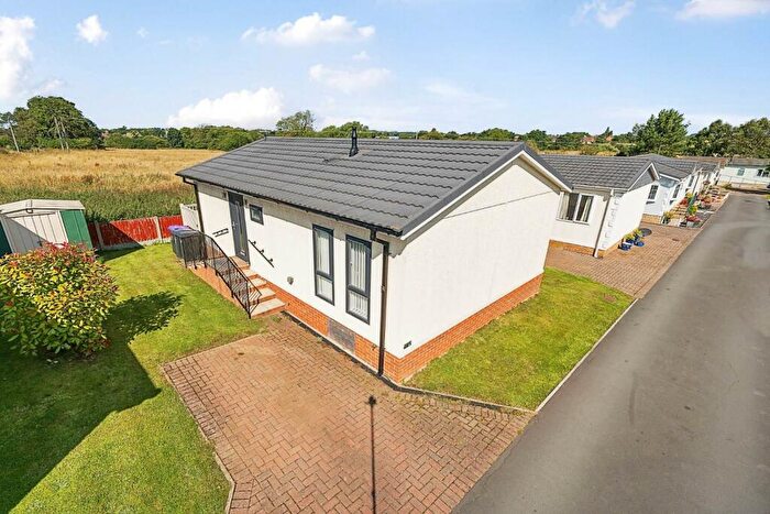 2 Bedroom Park Home For Sale In Spilsby Road, Horncastle, LN9