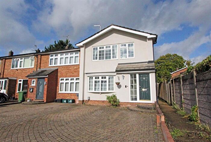 3 Bedroom End Of Terrace House For Sale In Sawells, Broxbourne, EN10