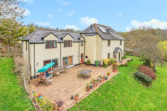 6 Bedroom Detached House For Sale In Tedburn Road, Whitestone, Exeter, EX4