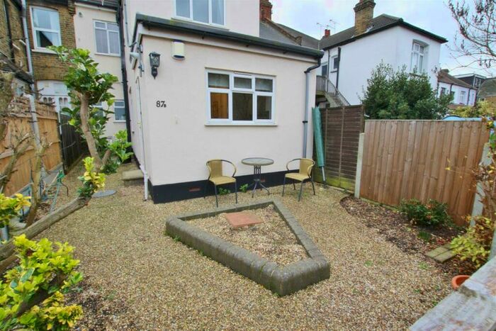 1 Bedroom Flat To Rent In Pall Mall, Leigh On Sea, SS9