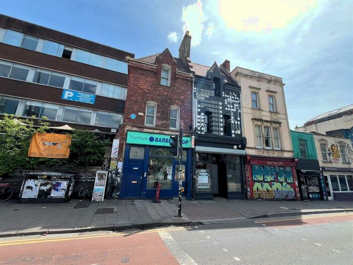 4 Bedroom Maisonette To Rent In Stokes Croft, Bristol, BS1