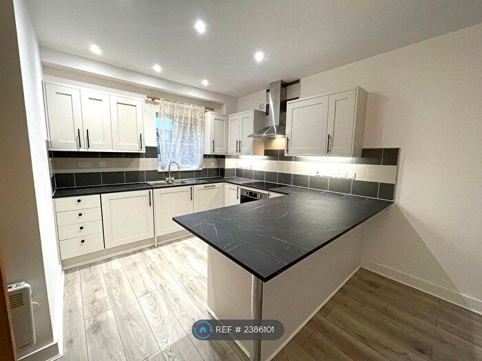 2 Bedroom Flat To Rent In Detling House, Maidstone, ME16