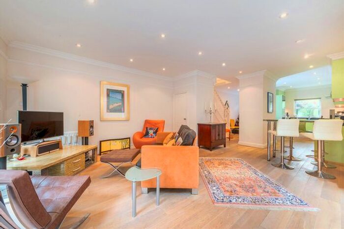4 Bedroom Semi-Detached House To Rent In King George Square, Richmond, TW10