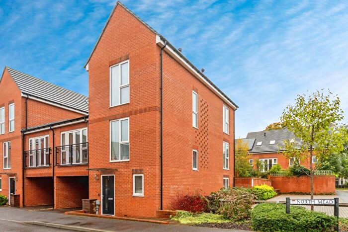 4 Bedroom Semi Detached House For Sale In North Mead, Chichester, West Sussex, PO19
