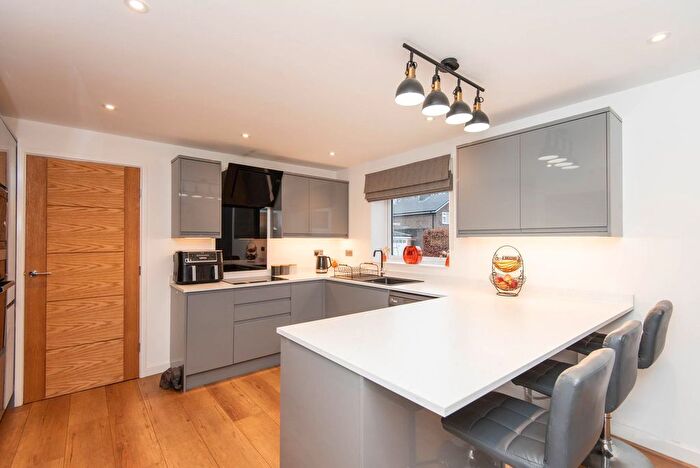 3 Bedroom Detached House For Sale In Glenthorne Close, Brampton, S40