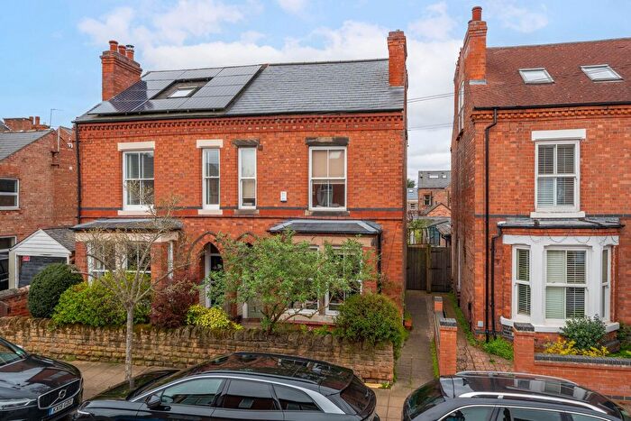 4 Bedroom Semi Detached House For Sale In Highfield Road, West Bridgford, Nottingham, NG2