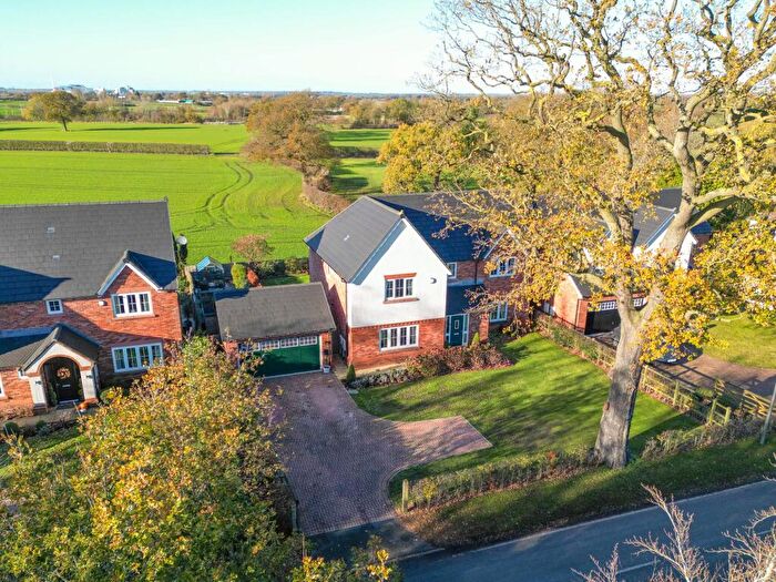 5 Bedroom Detached House For Sale In Common Lane, Lach Dennis, CW9