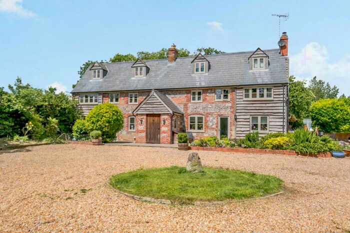 5 Bedroom Country House For Sale In Salisbury Outskirts, SP4