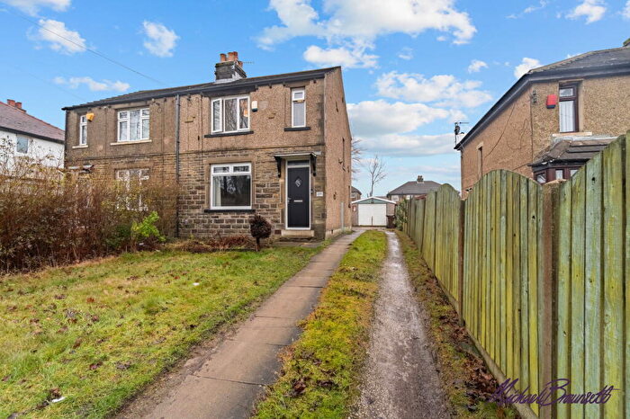 3 Bedroom Semi Detached House For Sale In Cooper Lane, Bradford, BD6