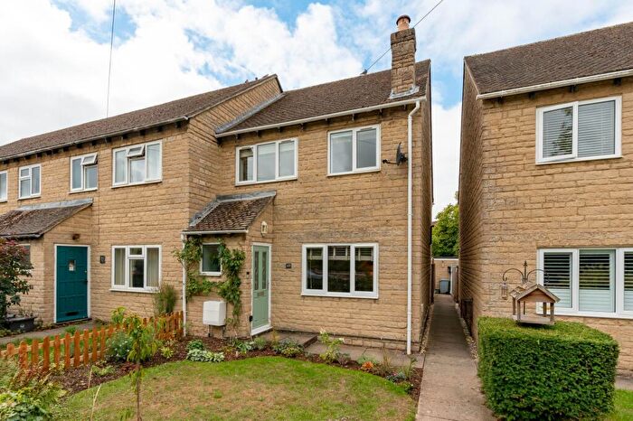 3 Bedroom End Of Terrace House For Sale In Pond Hill, Stonesfield, OX29