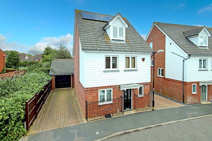4 Bedroom Detached House For Sale In Roman Avenue, Angmering, BN16